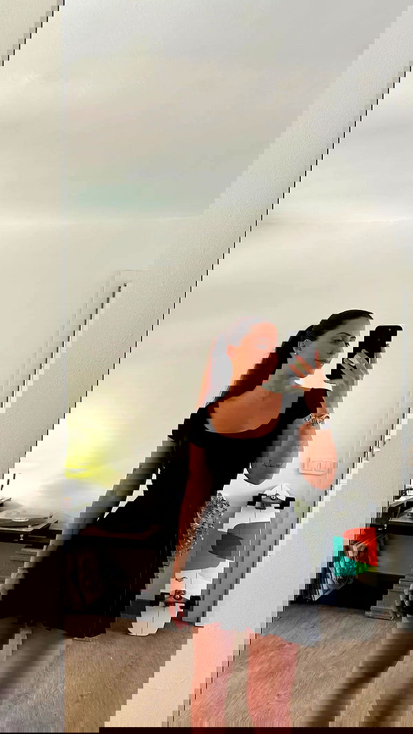 rebeccaschez rebeccaschez archive image