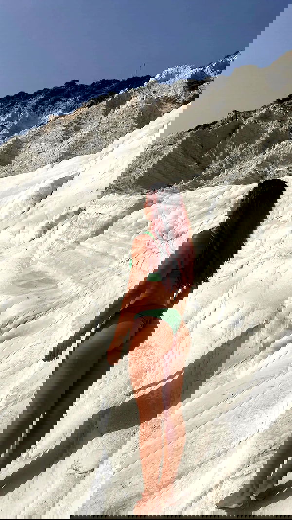 rebeccaschez rebeccaschez archive image