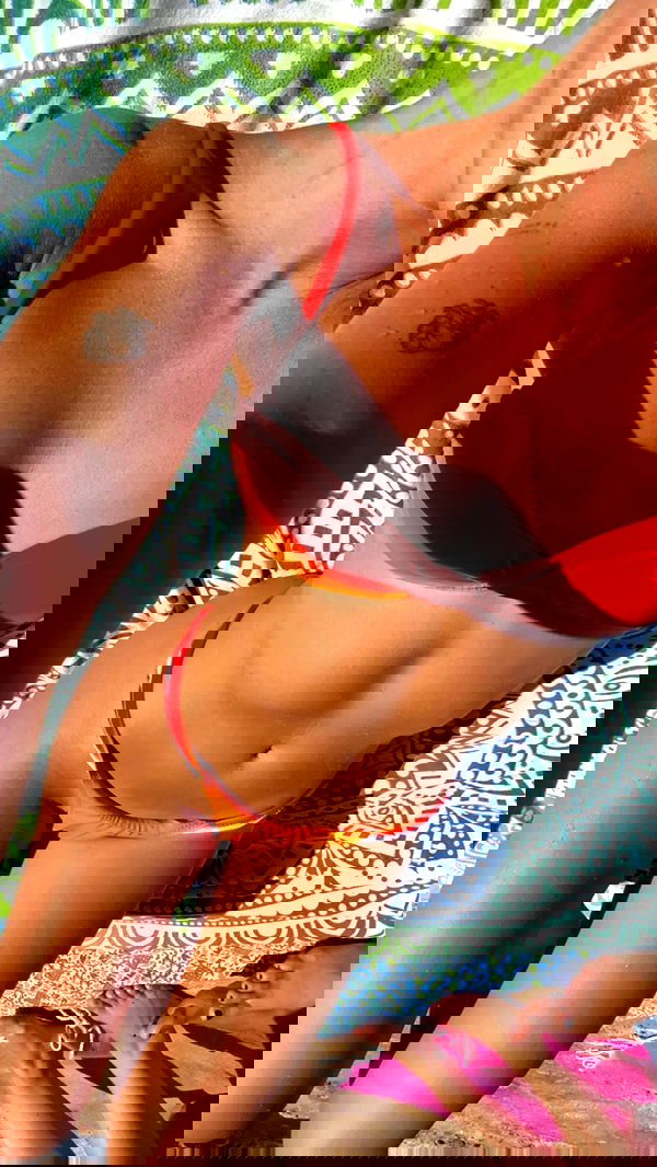 rebeccaschez rebeccaschez archive image