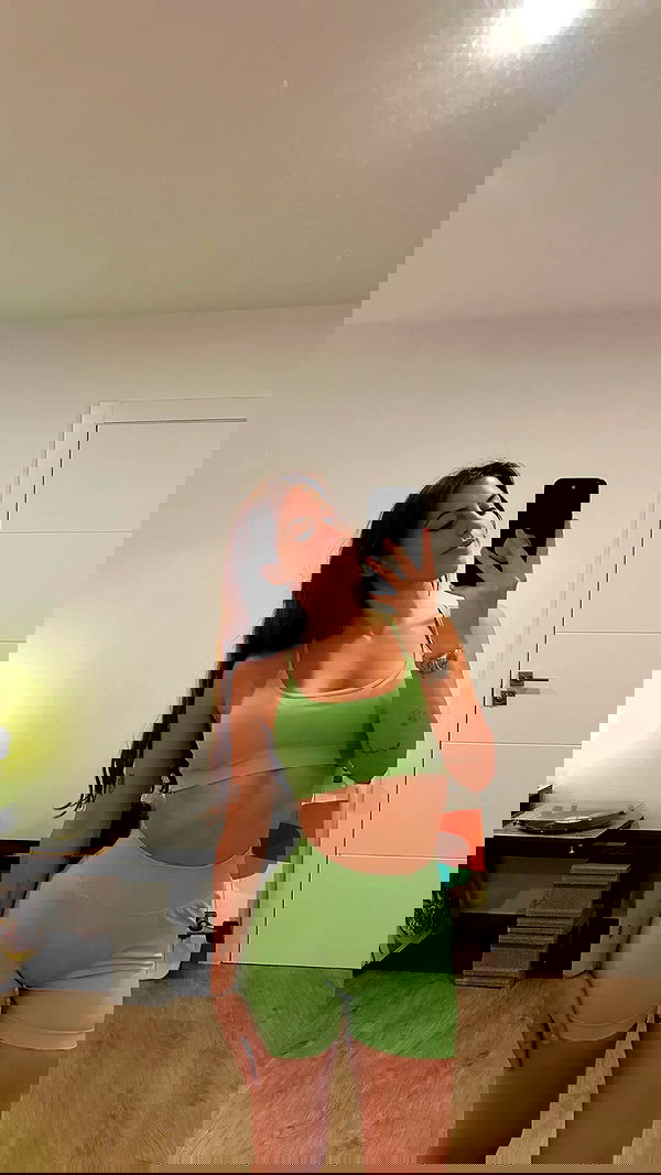 rebeccaschez rebeccaschez archive image