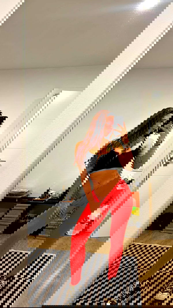 rebeccaschez rebeccaschez archive image