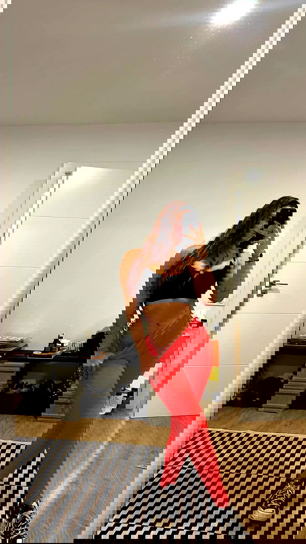 rebeccaschez rebeccaschez archive image