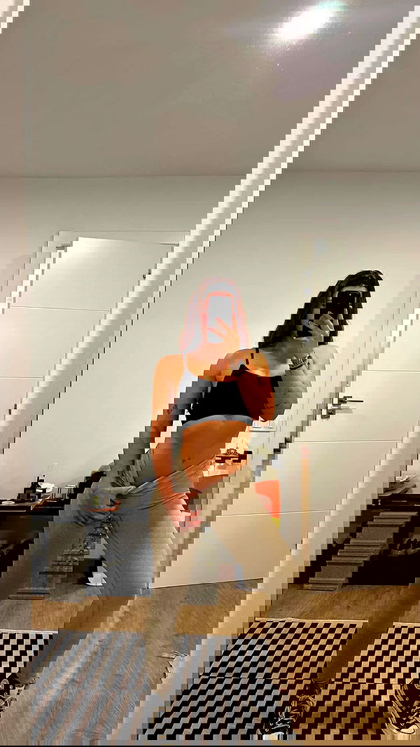 rebeccaschez rebeccaschez archive image