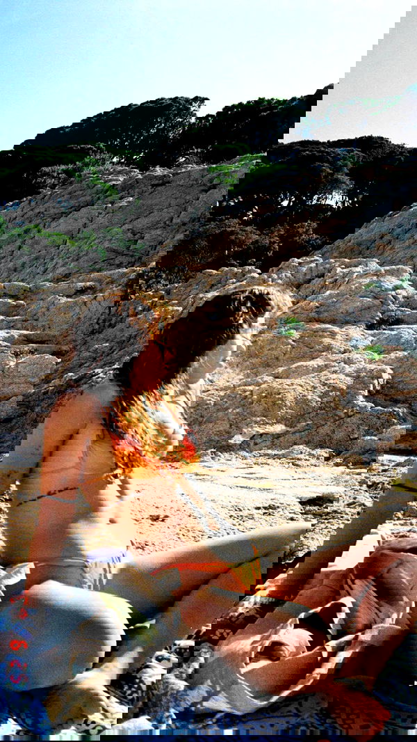 rebeccaschez rebeccaschez archive image