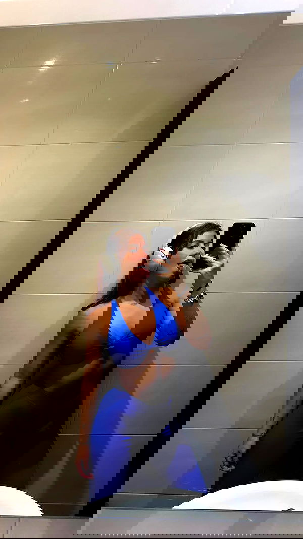 rebeccaschez rebeccaschez archive image