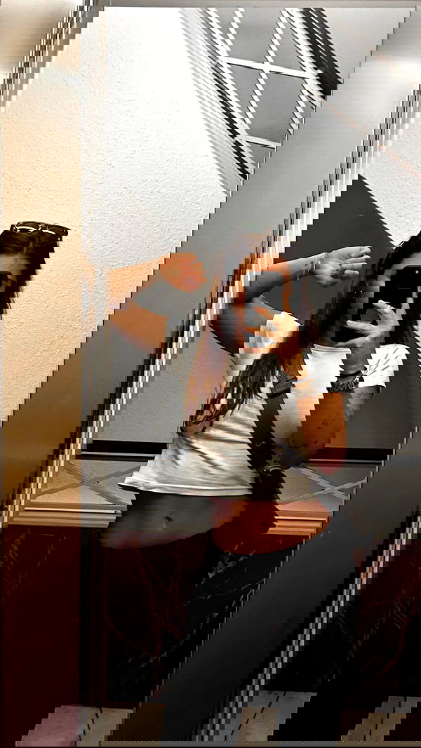 rebeccaschez rebeccaschez archive image