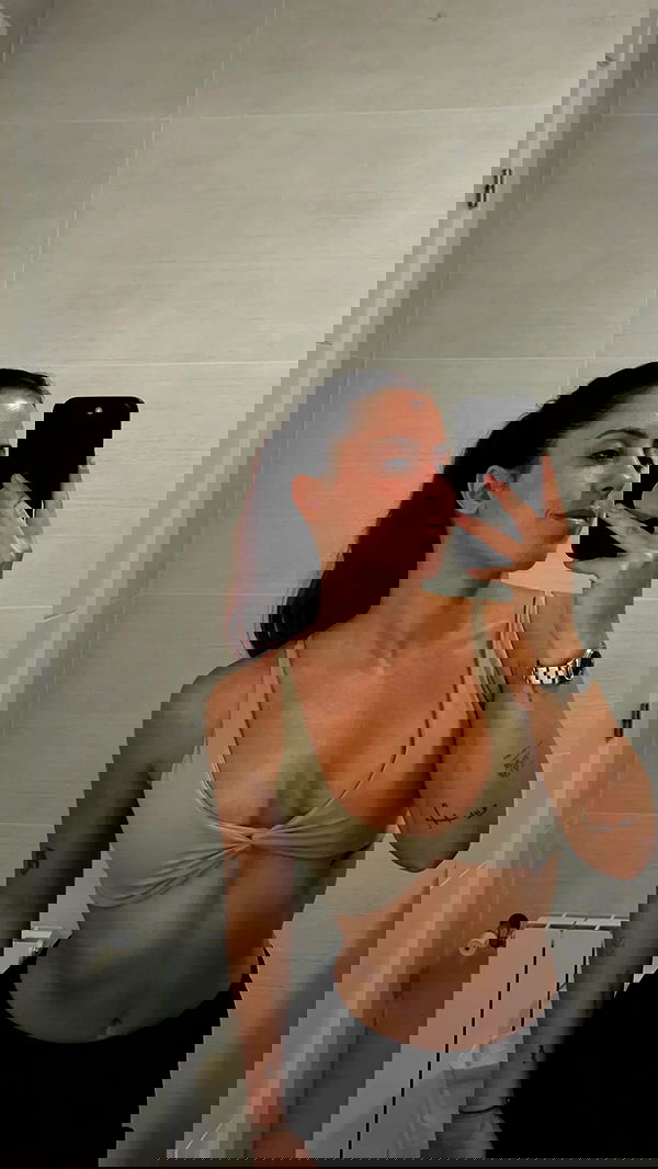 rebeccaschez rebeccaschez archive image