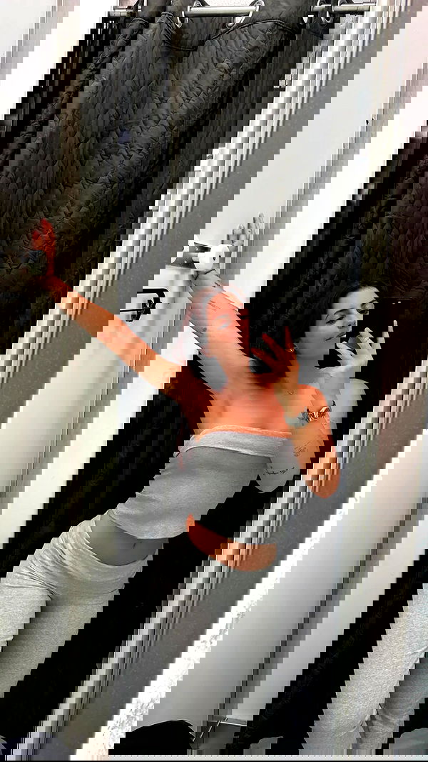 rebeccaschez rebeccaschez archive image