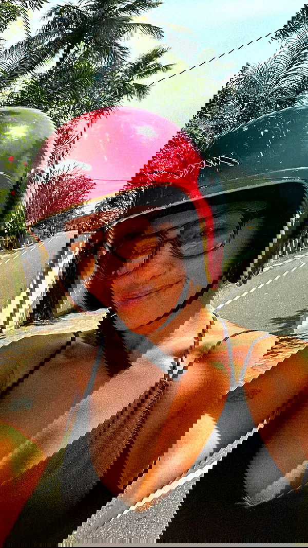 rebeccaschez rebeccaschez archive image