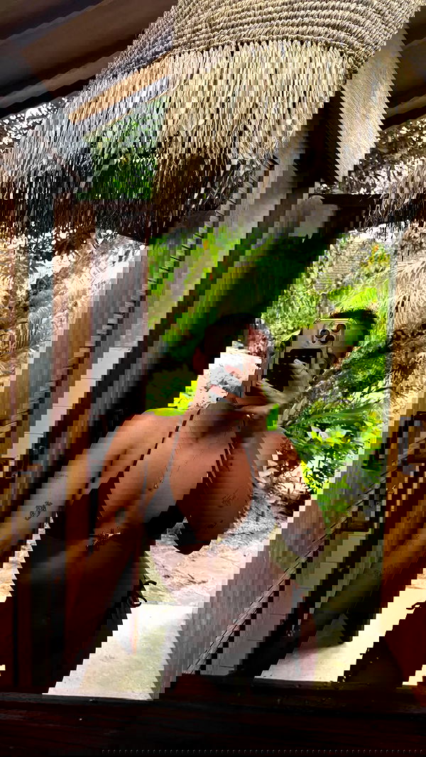 rebeccaschez rebeccaschez archive image