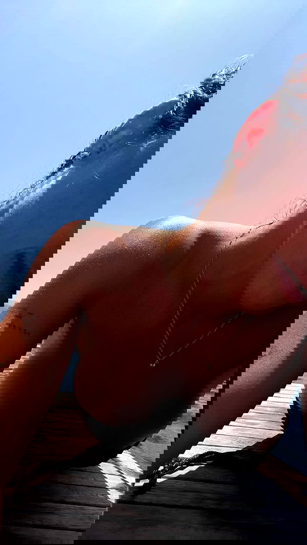 rebeccaschez rebeccaschez archive image