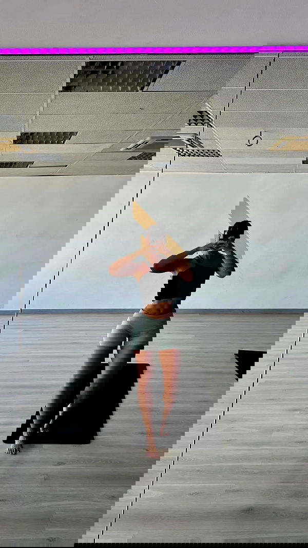 rebeccaschez rebeccaschez archive image