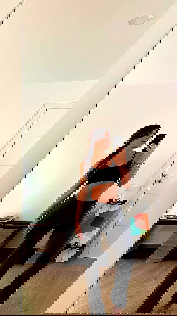 rebeccaschez rebeccaschez archive image