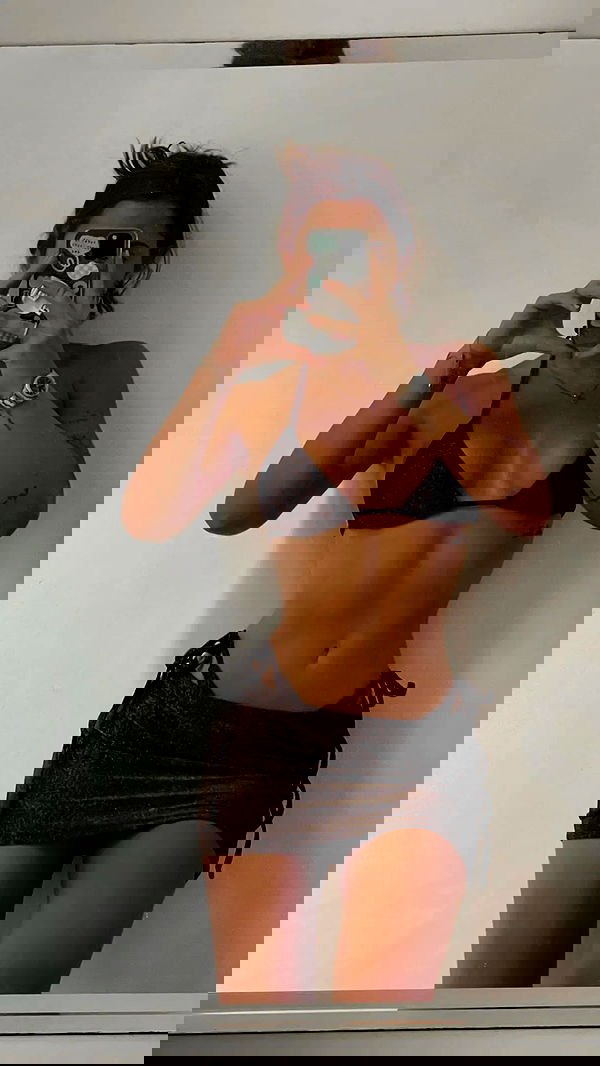 rebeccaschez rebeccaschez archive image