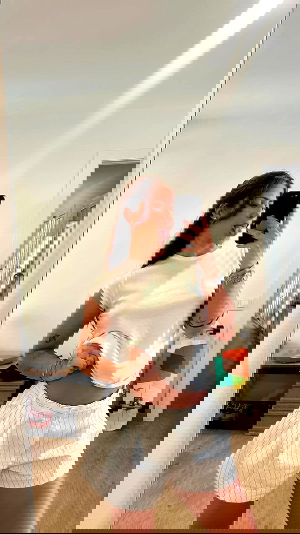 rebeccaschez rebeccaschez archive image