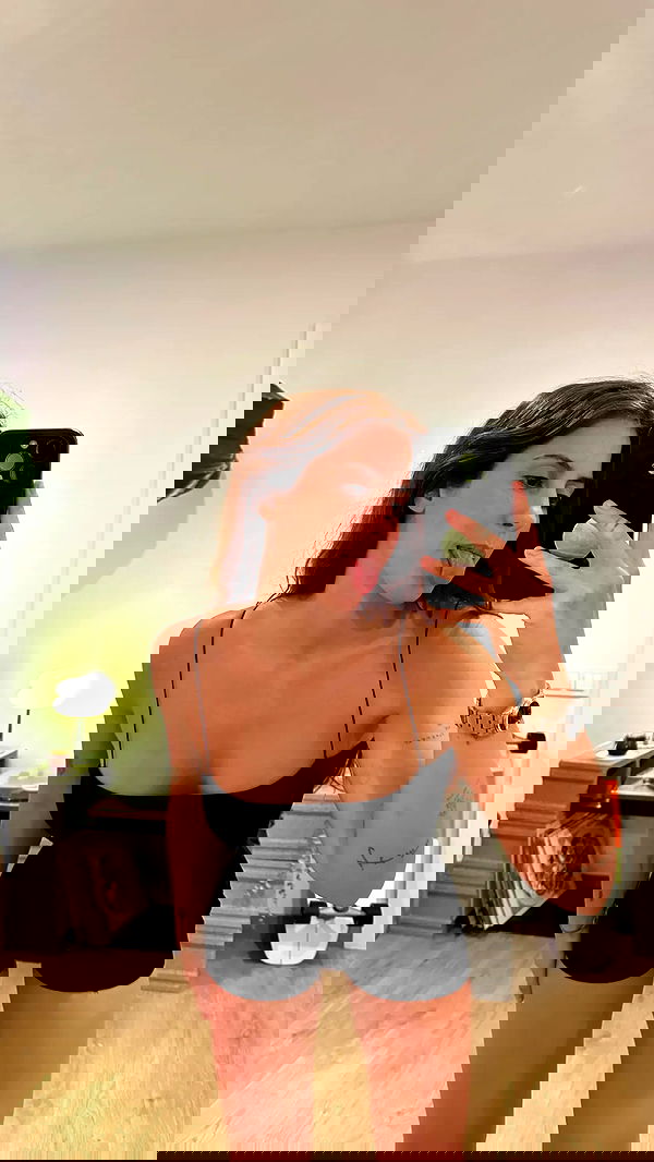 rebeccaschez rebeccaschez archive image