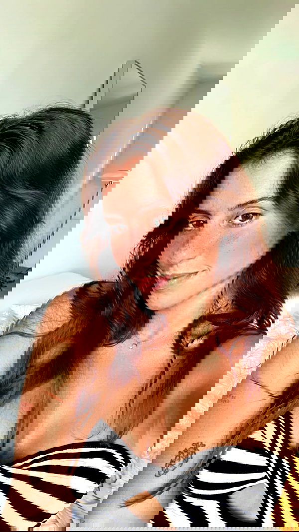 rebeccaschez rebeccaschez archive image