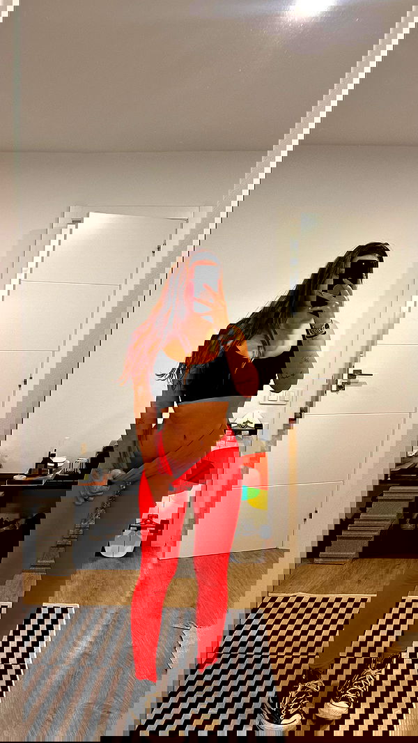 rebeccaschez rebeccaschez archive image