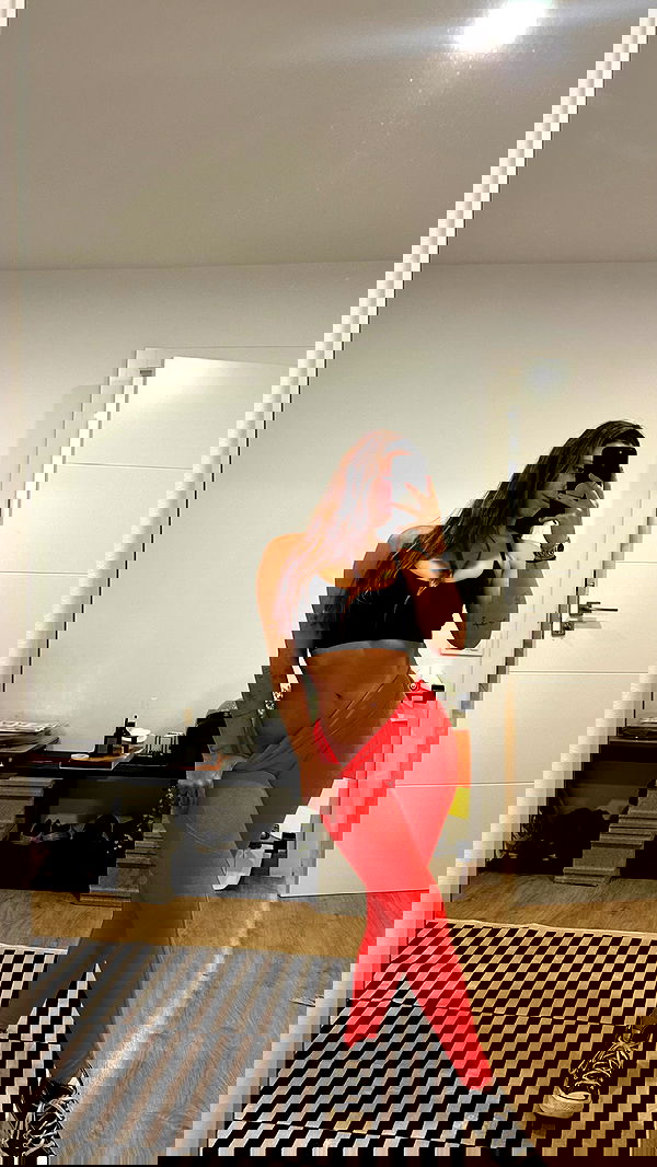 rebeccaschez rebeccaschez archive image