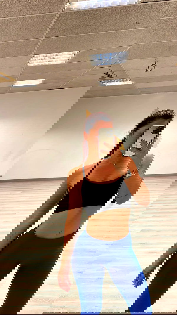 rebeccaschez rebeccaschez archive image