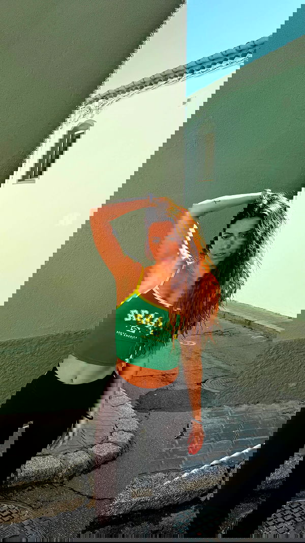 rebeccaschez rebeccaschez archive image