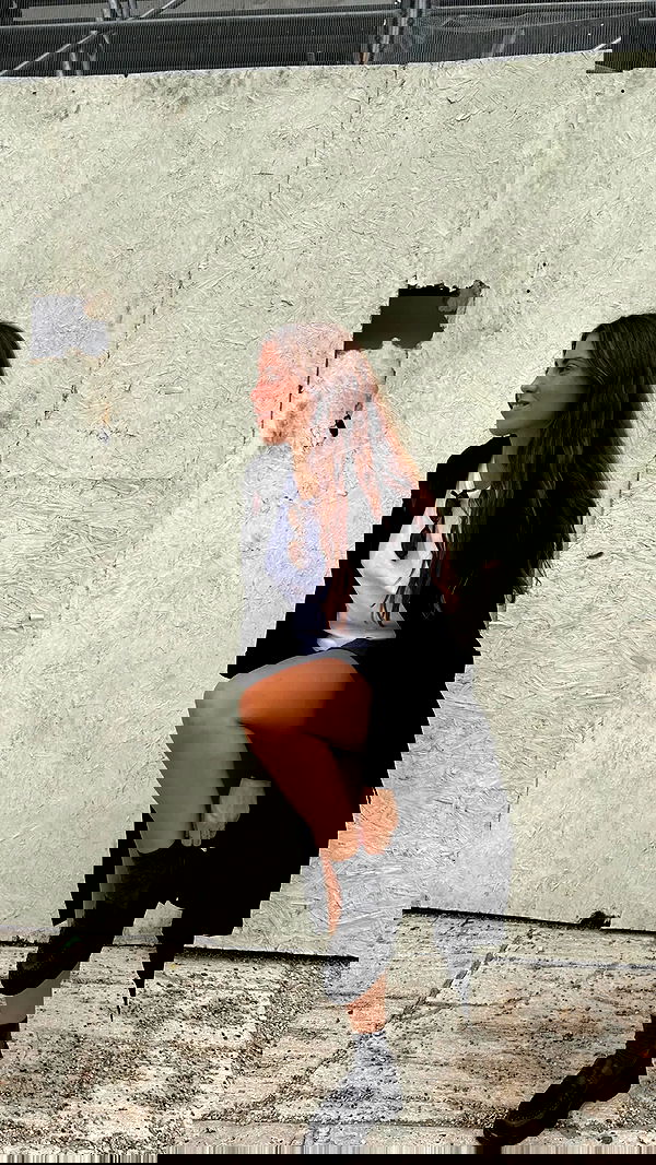 rebeccaschez rebeccaschez archive image