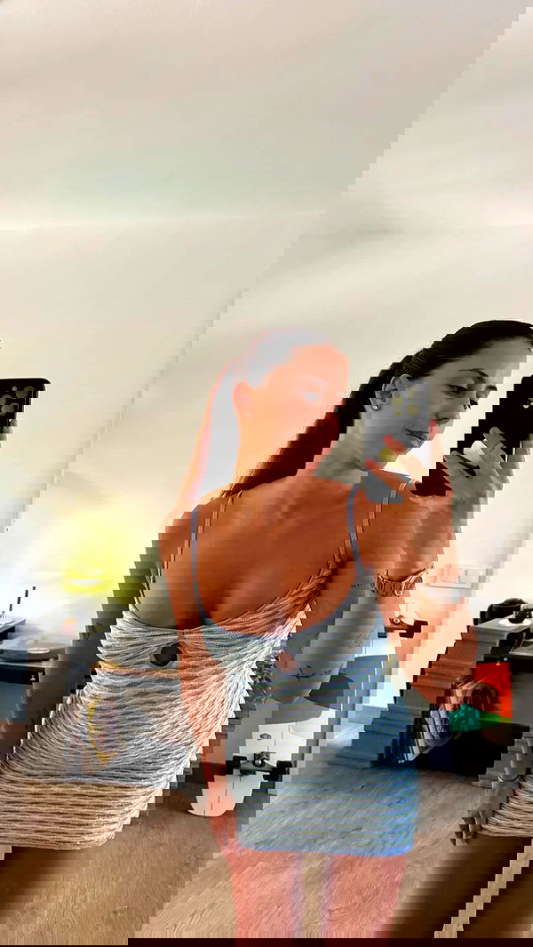 rebeccaschez rebeccaschez archive image