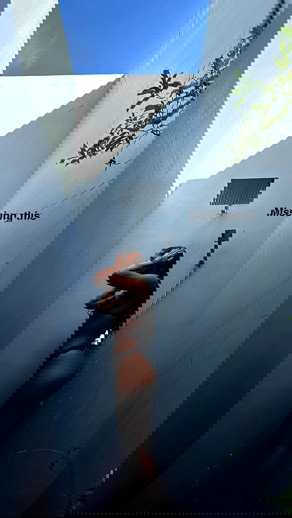 rebeccaschez rebeccaschez archive image