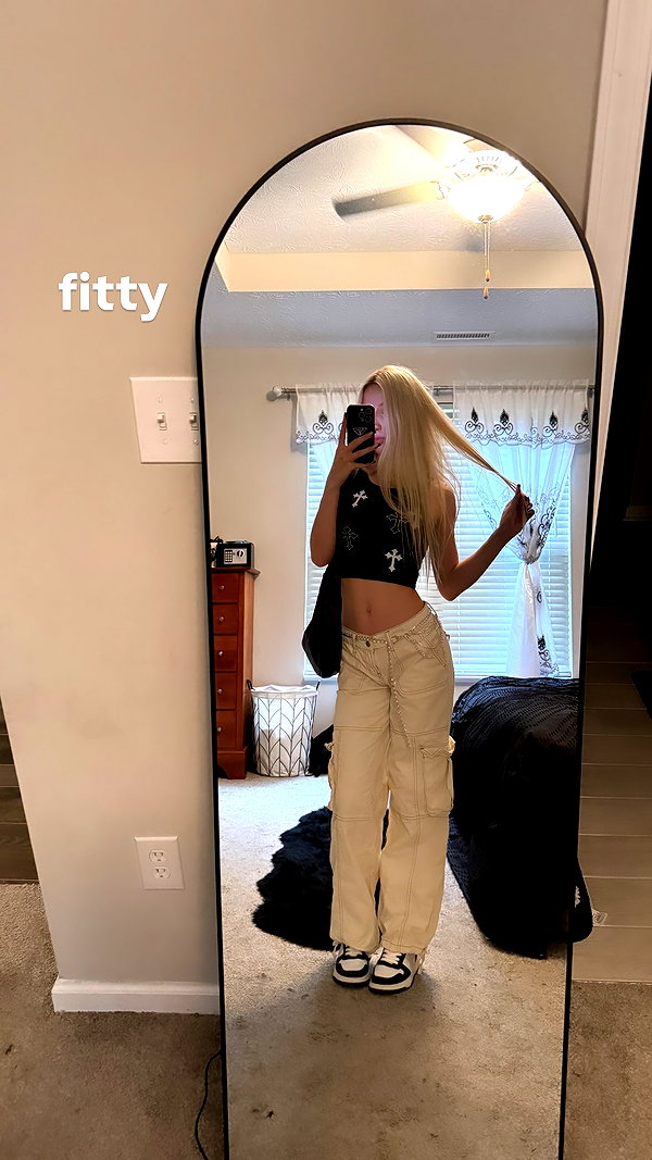 riaraexo instagram image archive image