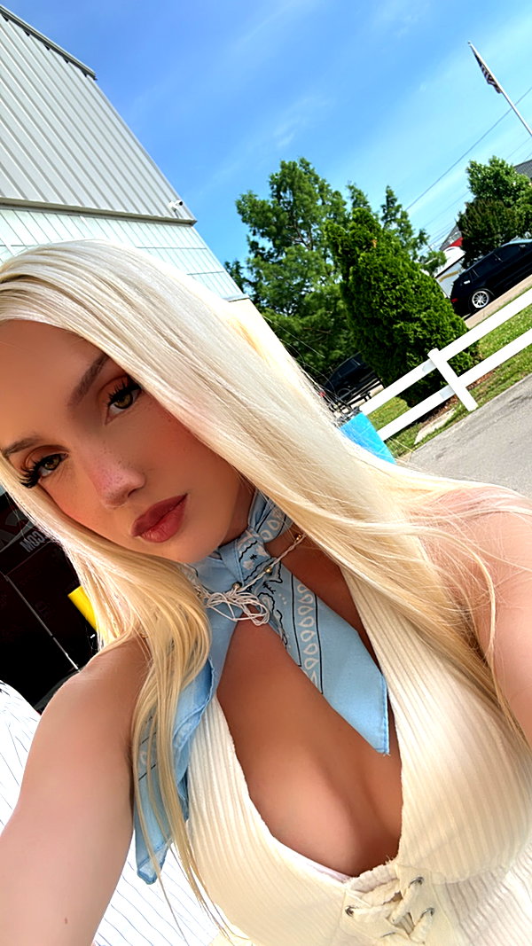 riaraexo instagram image archive image