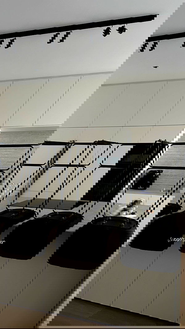 roni.benshushan roni.benshushan archive image