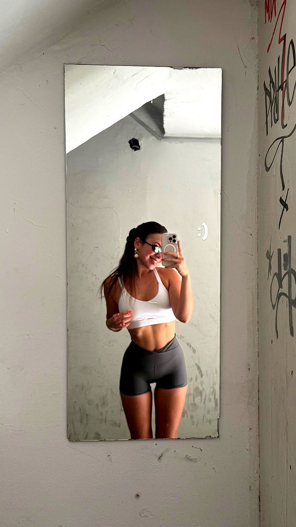 roni_ackerman instagram image archive image