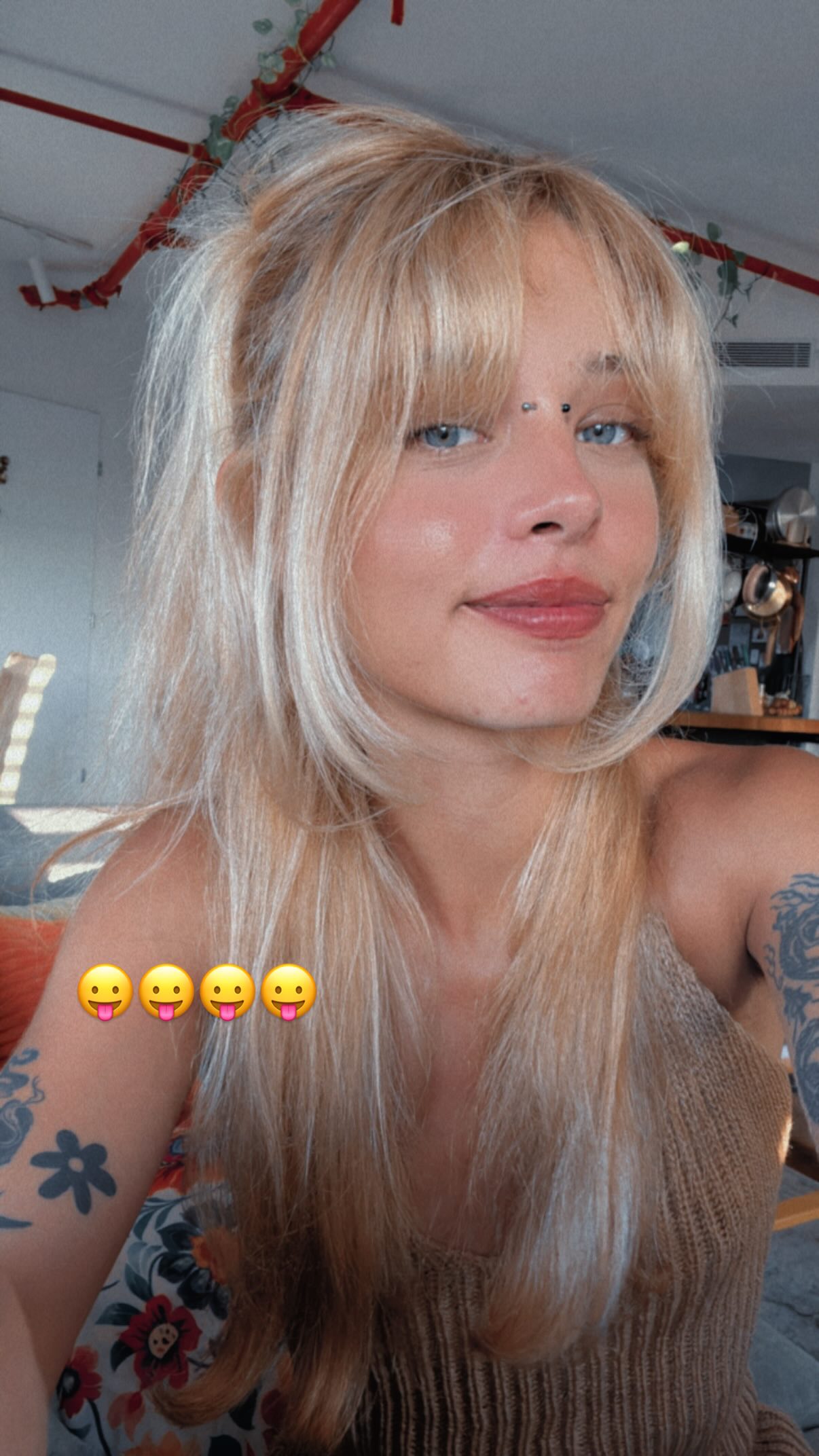 ronyida_ instagram image archive image