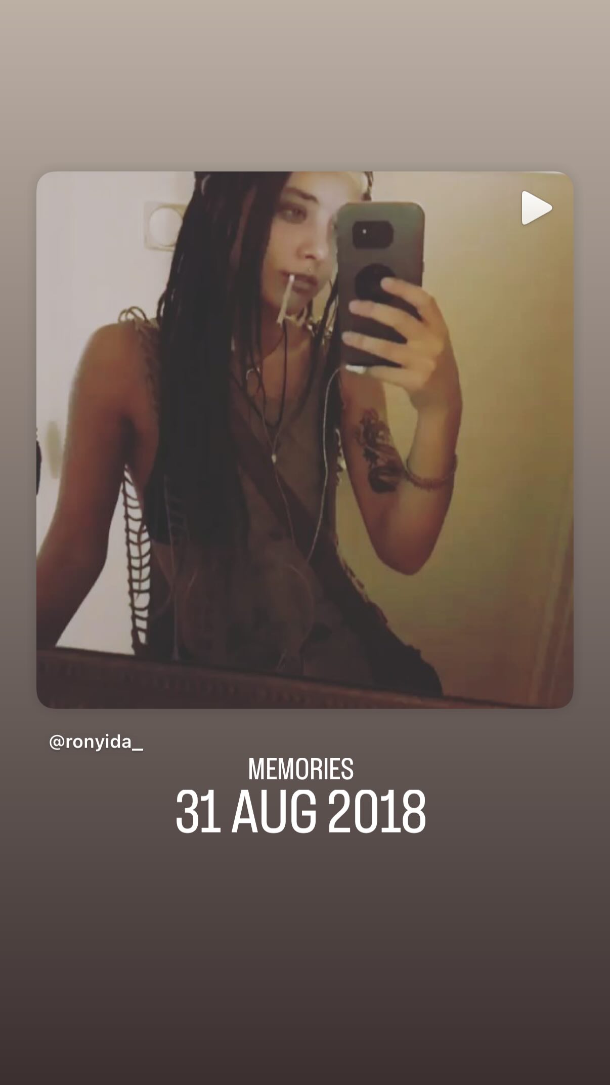 ronyida_ instagram image archive image