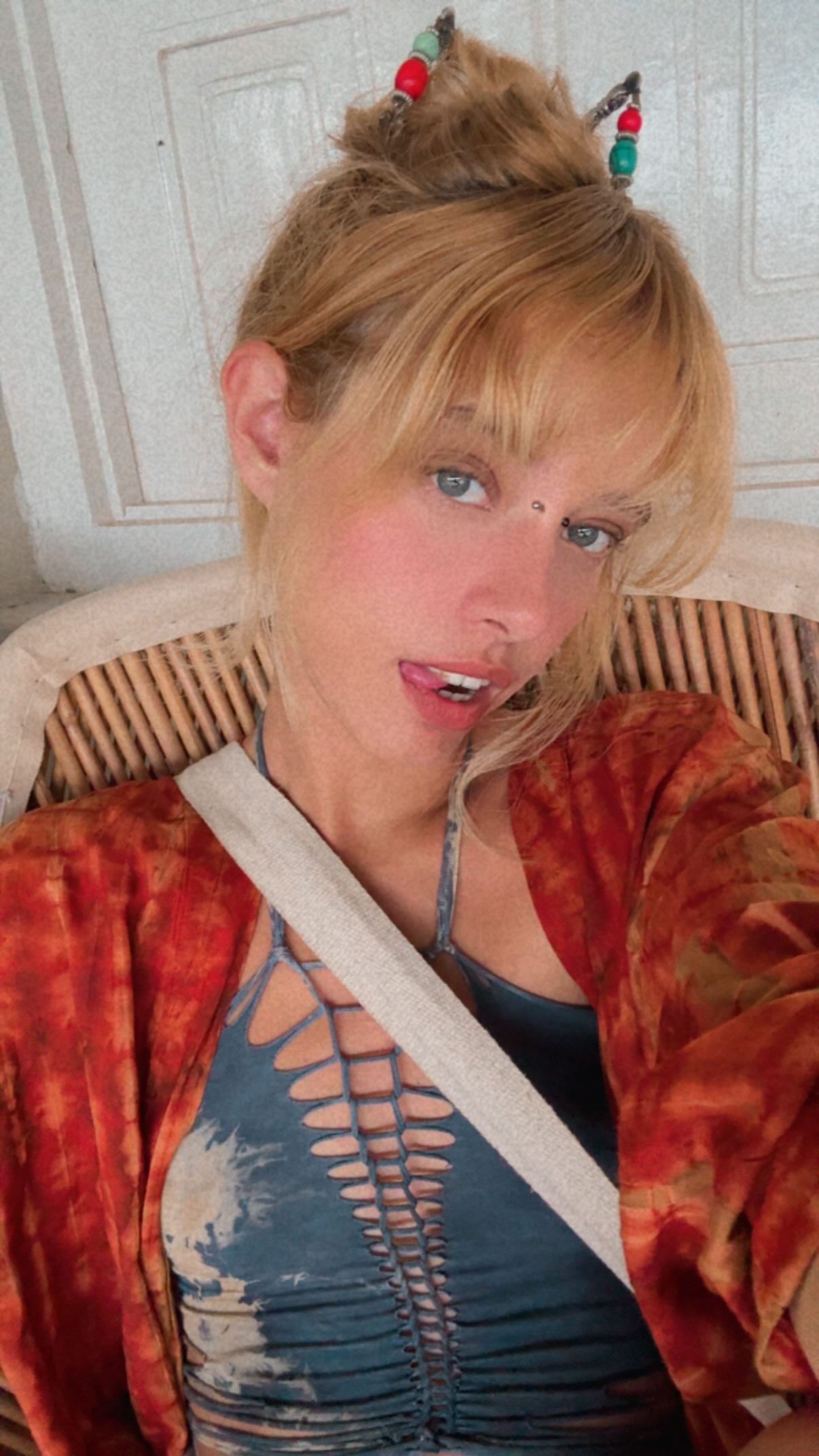 ronyida_ instagram image archive image