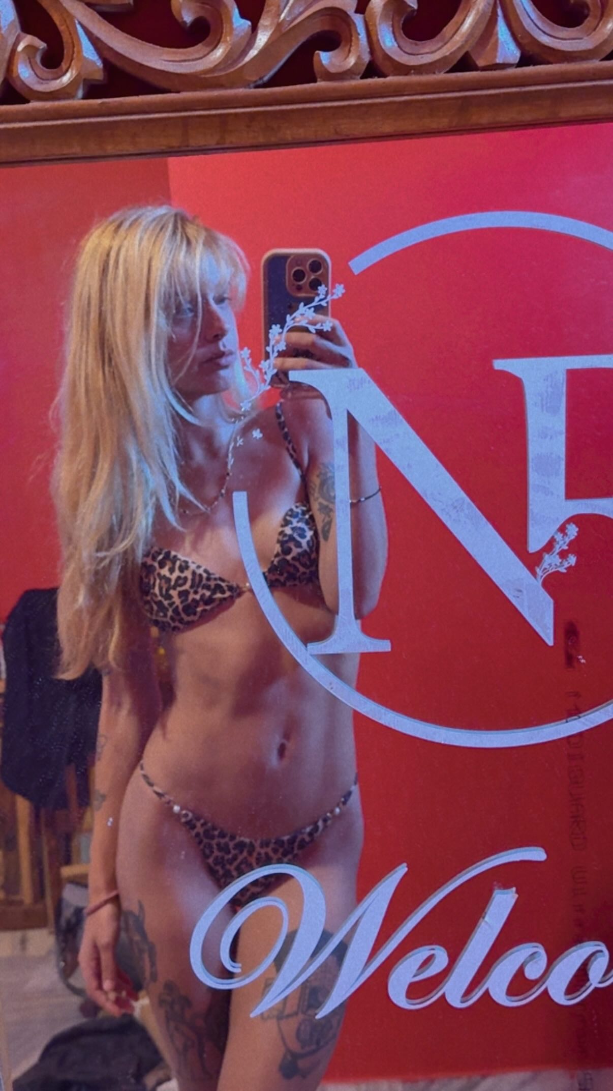 ronyida_ instagram image archive image