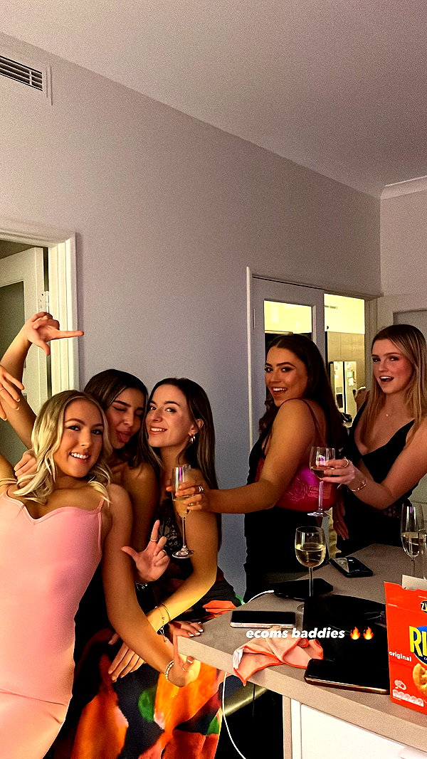 rozhinsafffar instagram image archive image
