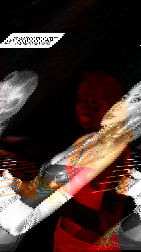 sabrinacarpenter sabrinacarpenter archive image