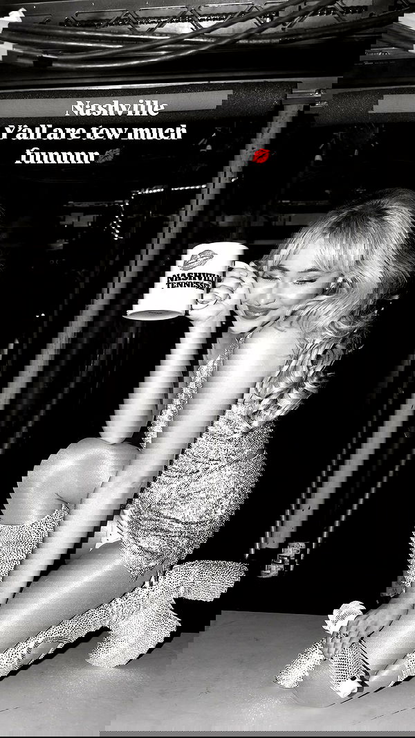 sabrinacarpenter sabrinacarpenter archive image