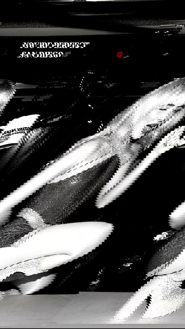 sabrinacarpenter sabrinacarpenter archive image