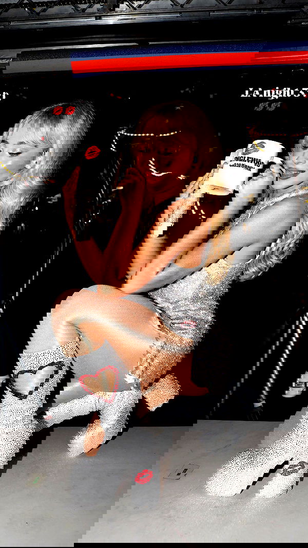 sabrinacarpenter sabrinacarpenter archive image