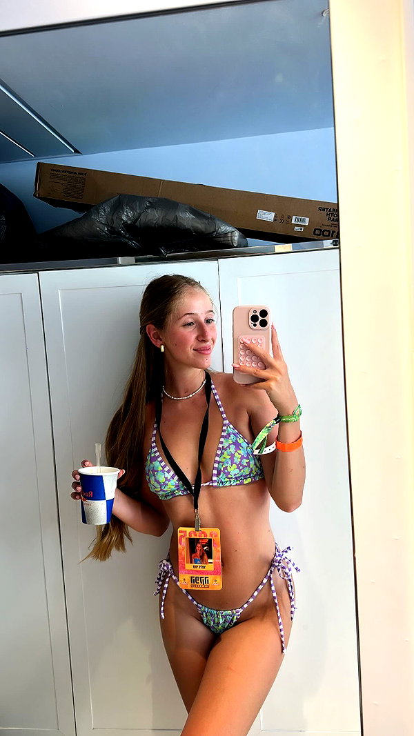 shani.zeltzer instagram image archive image