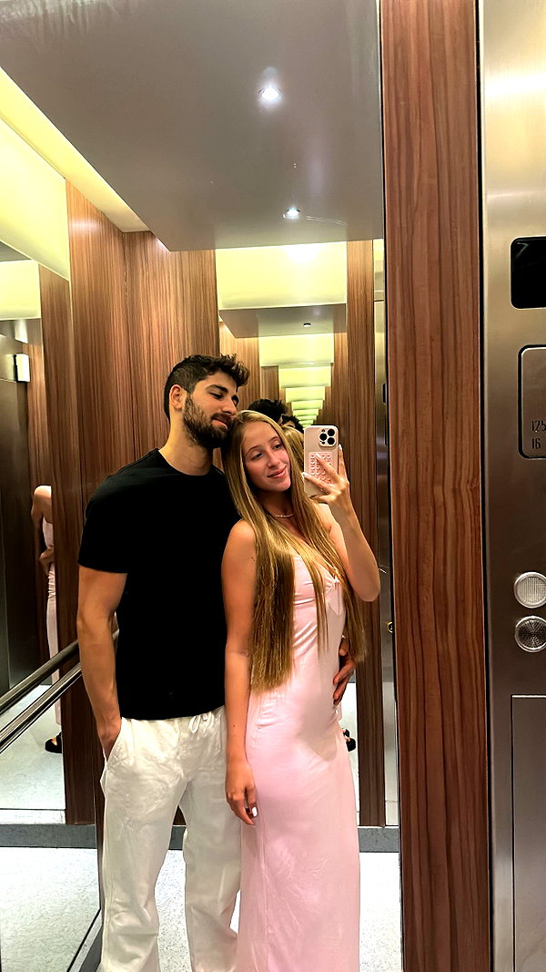 shani.zeltzer instagram image archive image