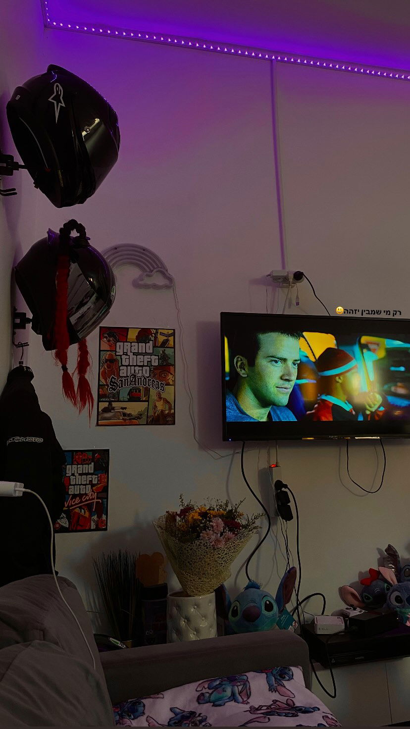 shanidahan7 instagram image archive image