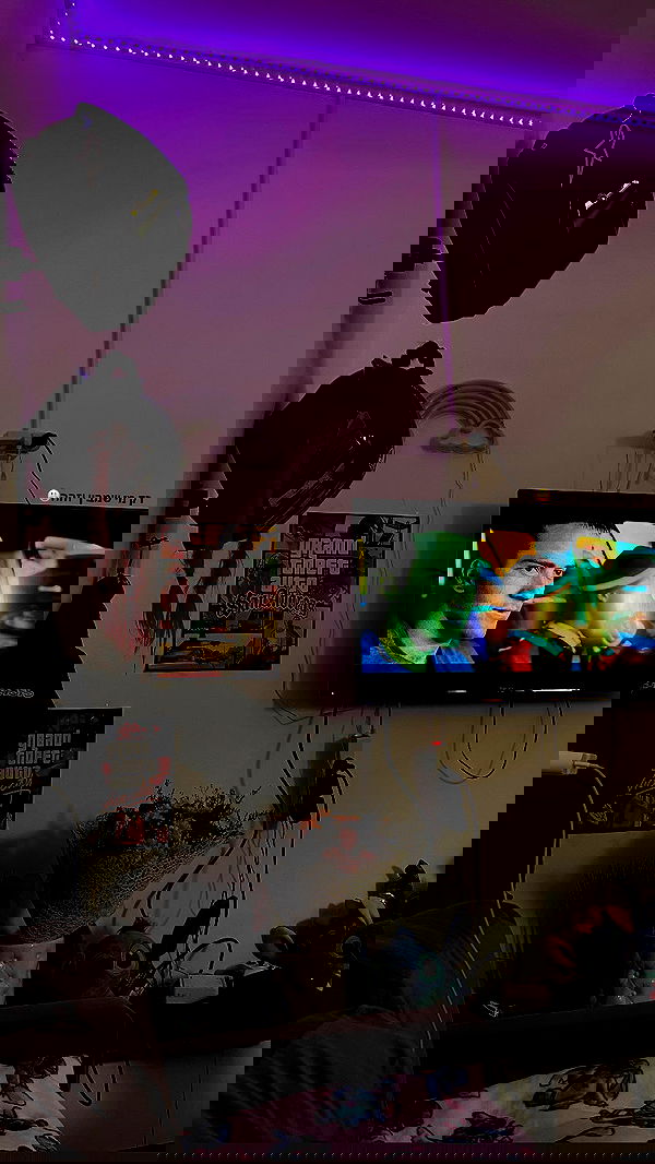 shanidahan7 image ~ Altpins