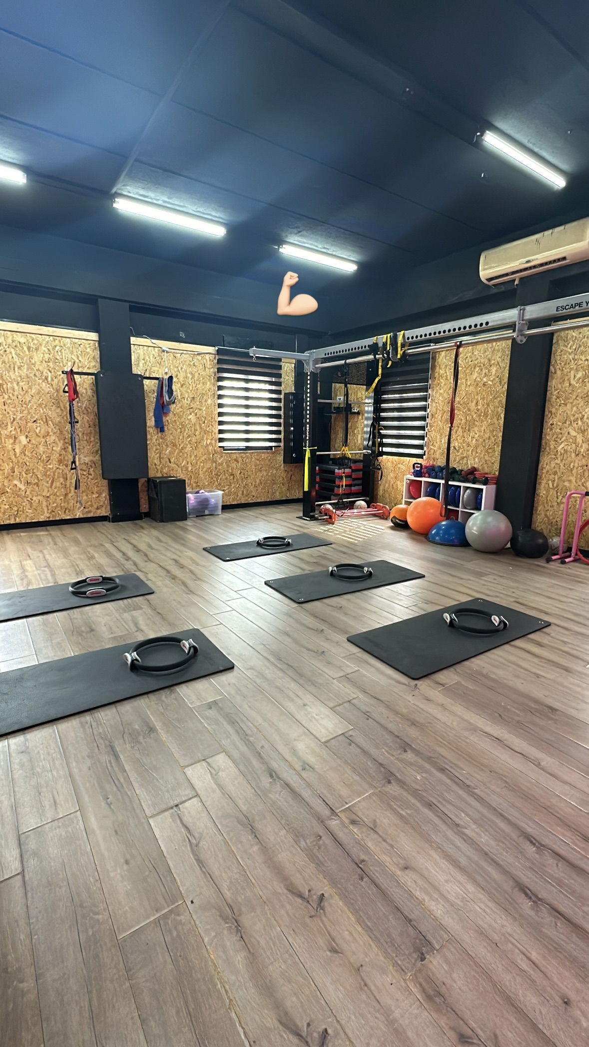 shelly_.mor instagram image archive image