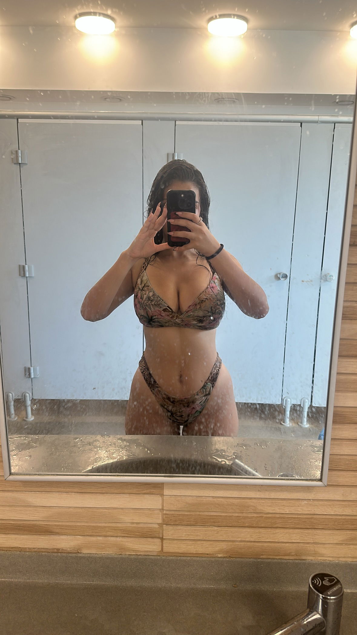 shelly_.mor instagram image archive image