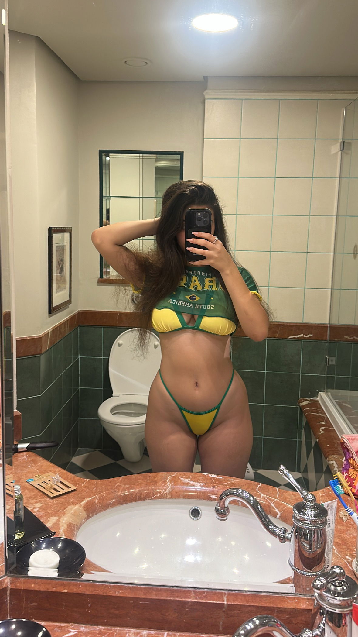 shelly_.mor instagram image archive image