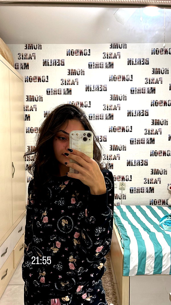 shelly_roberin instagram image archive image