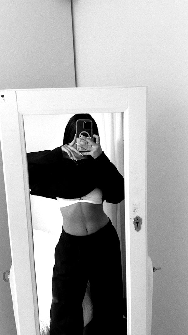 shilatlazmiii instagram image archive image